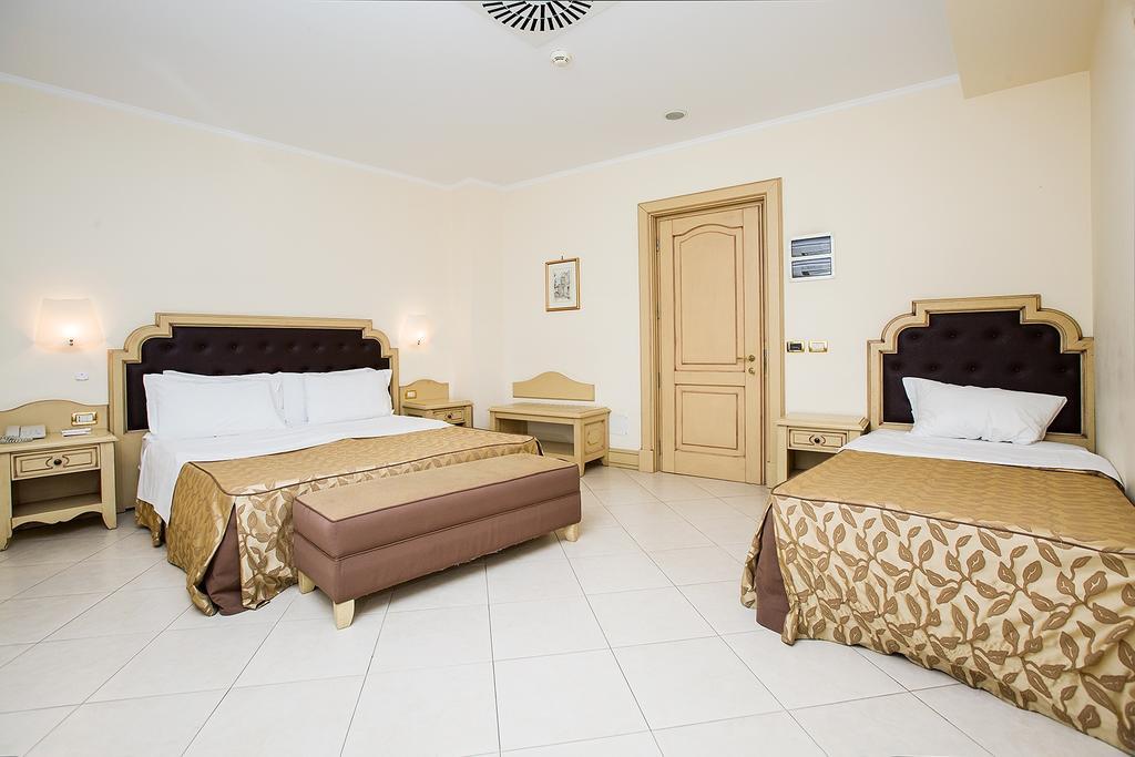 Grand Hotel Faraglioni Aci Trezza Zimmer foto